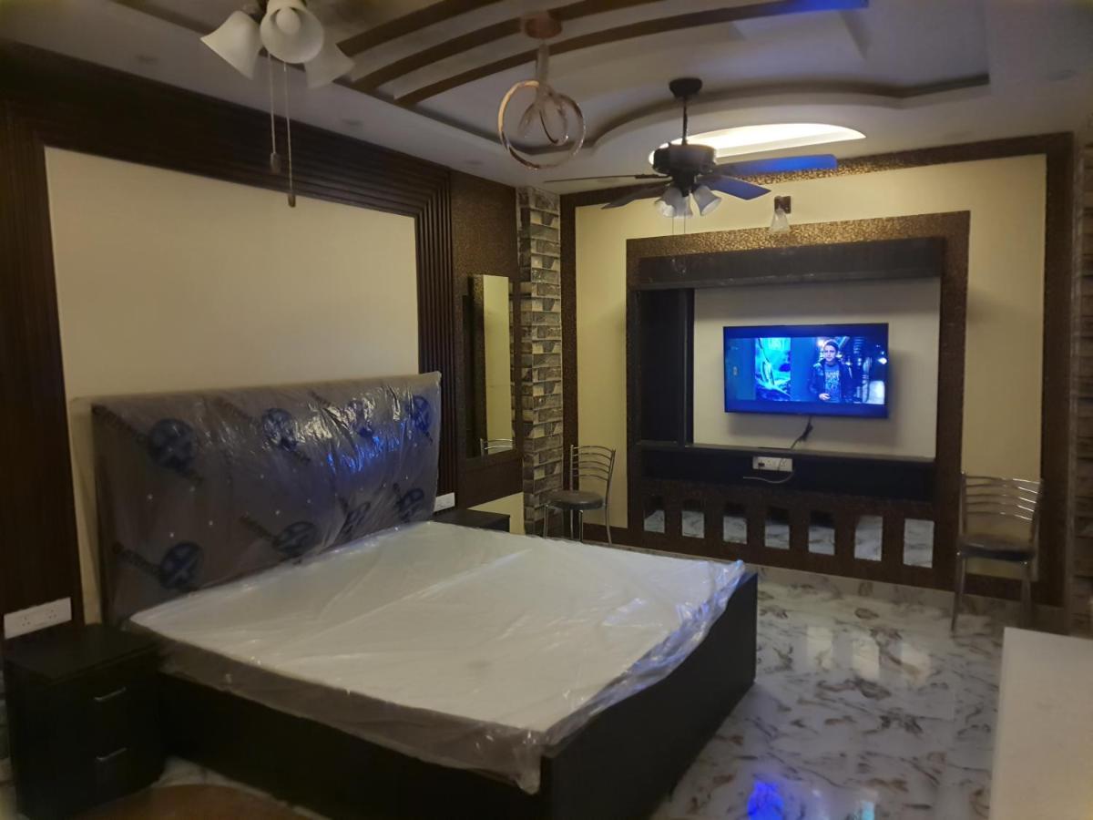 Divine Hotel & Banquet Hall 博帕尔 外观 照片